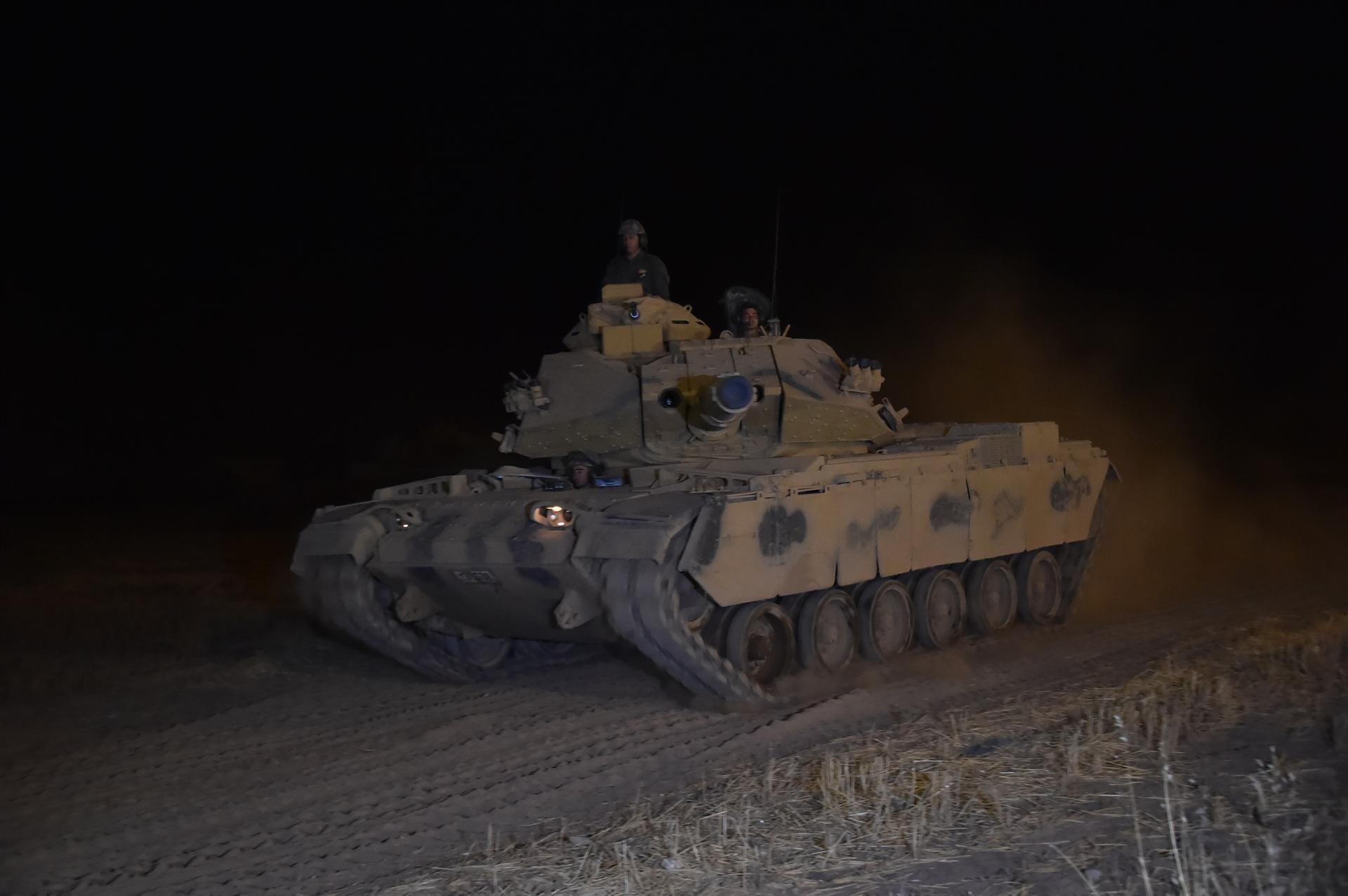 Soldiers in Habur did night drills